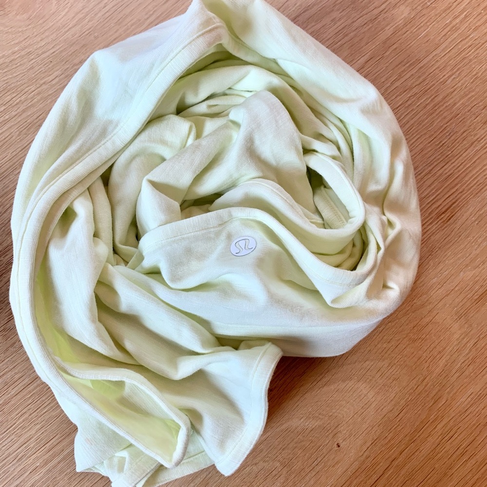 Lululemon wrap/scarf, light yellow